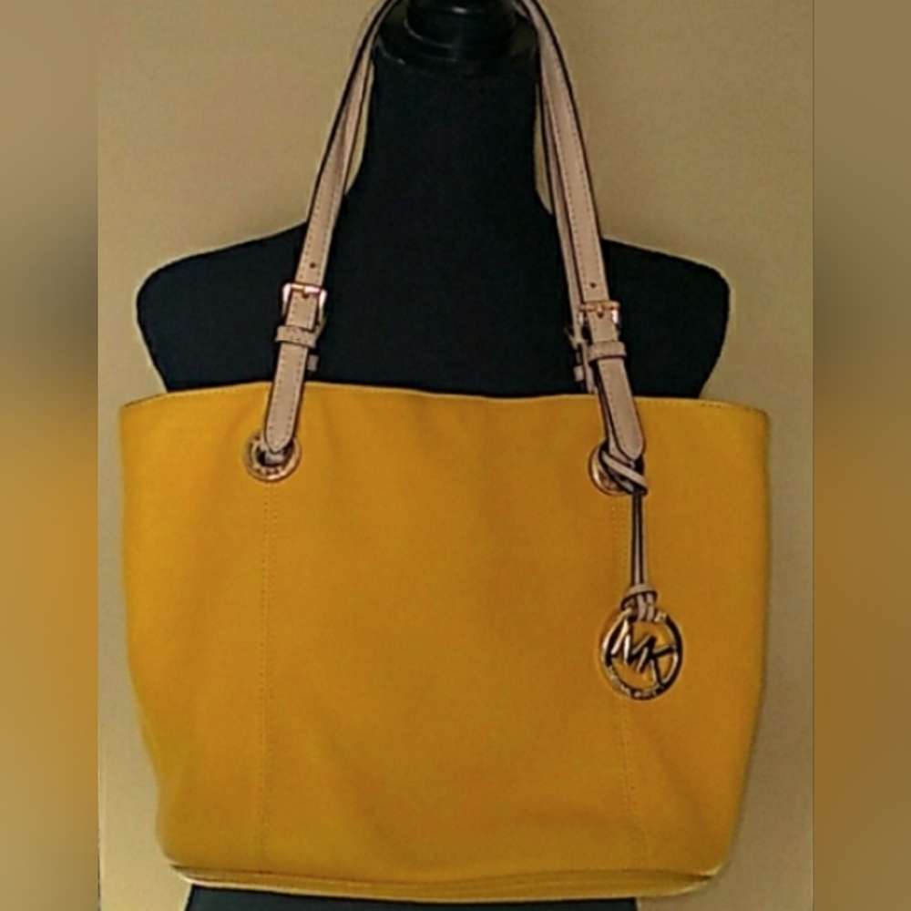 Michael Kors Yellow Leather Medium Size Purse Pre-owned